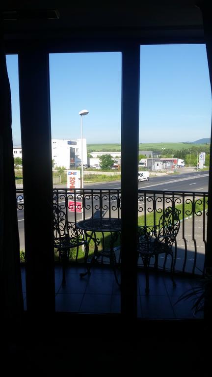 Motel Dhs - Chinese Restaurant Дева Экстерьер фото